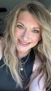 Dana Gatlin's Instagram, Twitter & Facebook