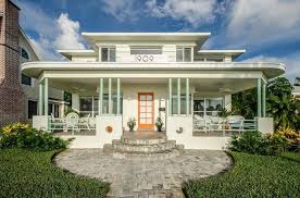 Desain rumah bergaya eropa merupakan sebuah desain rumah yang mampu menciptakan suasana yang mewah pada tempat tinggal kita. Rumah Bergaya Eropa Yang Cocok Di Negara Indonesia Isi Bangunan