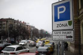 Ha vásárolni indulunk hasznos előre tudni, hogy mennyit kell fizetni a parkolásért, ezért megnéztük, mennyibe kerül a parkolás budapest 16 plázájában. Negyedoras Ingyenes Parkolas Johet Budapesten Vezess