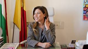 Alessandra mussolini (born 30 december 1962) is an italian politician, the granddaughter of italian fascist dictator benito mussolini, and a former actress and model who served as a member of the. Verso Le Comunali La Candidatura Di Alessandra Clemente I Napoletani Meritano Il Massimo Impegno Video