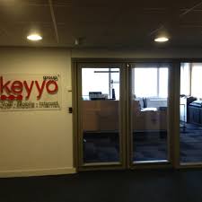Il vous permet de gérer votre ligne fixe et/ou mobile keyyo depuis votre ordinateur, tablette et smartphone. Photos At Keyyo Republique Clichy Ile De France