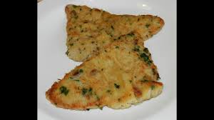 Mettere le uova in un piatto, aggiungere un pizzico di sale e sbatterlo con l'aiuto di una forchetta. Video Ricetta Cotoletta Di Vitello Aromatico Youtube