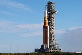 Nasa's mega Moon rocket arrives at launch pad for Artemis II mission