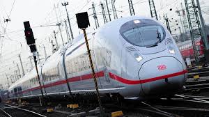 Jetzt schießt sarah engels zurück. Bahn Ansagen Der Lokfuhrer Hat Den Zug Verpasst Der Twitter Account Bahnansagen Versammelt Die Besten Spruche Stern De