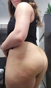 My office comes with a view nudes | GLAMOURHOUND.COM