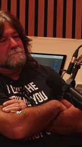 Who are some famous metal bass players that always play with a pick?