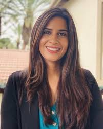 Elizabeth Maciel's Instagram, Twitter & Facebook