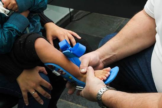 ♿💛 Equipamentos de reabilitação transformam mais de 520 vidas em São Vicente Desde 2022, o Programa de Órteses, Próteses e Meios Auxiliares de Locomoção (OPM) já beneficiou 520 moradores, garantindo mais autonomia
