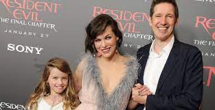 The movie will show natasha romanoff (played by scarlett johansson) before the events of avengers: Milla Jovovich S Daughter To Play Young Natasha In Black Widow Mcuexchange