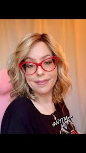 Wash my wig with me!! Today I’m washing “Arlo” by @esteticadesigns in  RH12/26/Rt4 that I purchased from @shoptmwigs ❤️ this is one of my favorite  wigs right now so it was desperate for a wash. If you ...