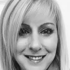 Lisa Benefield's Instagram, Twitter & Facebook