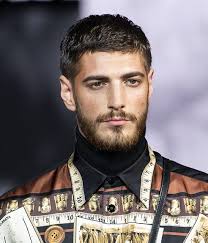 Capelli corti uomo 2020, taglio sfumato. Sfilate Uomo Autunno E Inverno 2020 21 Le Acconciature Che Vedremo Beauty D It Repubblica