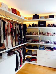 Begehbarer Kleiderschrank Garderobe Schrank Begehbarer Kleiderschrank Dachschrage Schrankentwurf