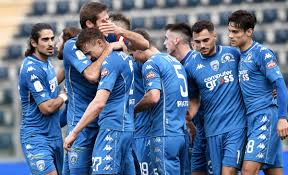Jun 24, 2021 · empoli — di fronte all'ingresso del sussidiario del castellani, il cuore del tifo e della passione per l'empoli calcio una 'panchina azzurra' è stata presentata ufficialmente questa mattina, giovedì 24 giugno 2021, a tutta la comunità. Empoli Squadra E Staff Hanno Ricevuto La Prima Dose Del Vaccino Il Comunicato Calcio News 24