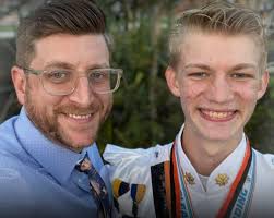 Aaron Bates and son A.J., both LHS drum majors, die in crash