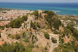 Σοκαρισμένη είναι η τοπική κοινωνία στην κυπαρισσία μετά τη δολοφονία ενός 39χρονου από έναν 72χρονο, σε κατάστημα με είδη. Kyparissia Agnanti Sto Ionio Kai Sto Hliobasilema In Gr