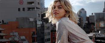 Sempre sulla stessa wave behave abnormally joie de vivre nouvel album disponible louane.lnk.to/joiedevivre. Louane New Single What The France