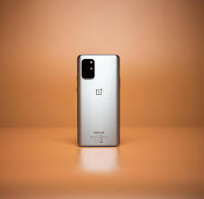 Oneplus 8T im Test: „Warp“-Smartphone ...