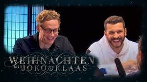 Diesmal machte winterscheidt seinem kollegen eine ganz besondere freude. Aushalten Nicht Lachen Matthias Schweighofer Edin Hasanovic Weihnachten Mit Joko Klaas Youtube