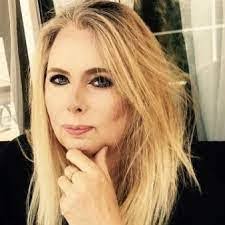 Kathy Deavers's Instagram, Twitter & Facebook