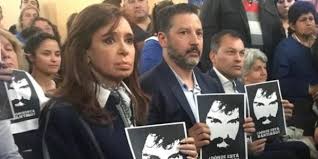 La joven florencia junto a su madre, la vicepresidenta argentina, cristina fernández de kirchner. Cristina Kirchner Participo De Una Misa Por La Desaparicion Del Joven Politica Diario La Prensa