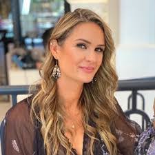 Kara Schuster's Instagram, Twitter & Facebook