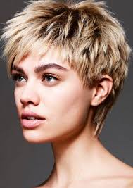 Banyak sekali wanita yang model rambut pada gambar berikut dapat anda jadikan inspirasi untuk mempercantik gaya rambut model potongan rambut pixie merupakan gaya rambut wanita yang dapat membuat anda terlihat. 5 Model Potongan Rambut Pendek Terbaru 2016 Gratis Rini Kursus Salon Dan Kecantikan