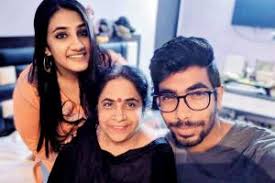 Get full information of fast bowler jasprit bumrah was one of the three players retained by mumbai indians franchise. Jasprit Bumrah Enjoys At Home With Mother And Sister See Photo Sports