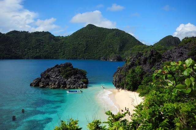 Be cool at Bicol's Caramoan Island | Philippines Tourism USA