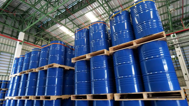 Bulk adhesive supply for manufacturers