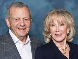 Award to Vinik, comic, auction to highlight fundraiser