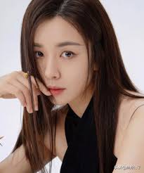 Wang Xiaochen is really miserable!Zhang Han pulls the underwear belt +  salty pig's hand in the play, can this actually pass the trial and go to  the star?