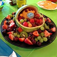 Pin By Natalie Corona On Diy S Fruit Arrangements Edible Fruit Arrangements Baby Shower Fruit