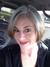 Did she go light first i wonder??? Going gray!