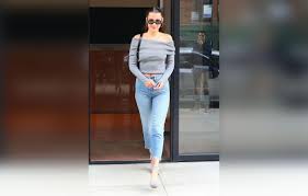 Include (or exclude) results marked as nsfw. The 36 Most Infamous Celebrity Camel Toes