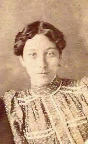 Sarah Maner's Instagram, Twitter & Facebook