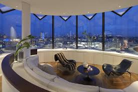 Me London By Melia Set On The Strand Me London By Melia Overlooks The Impressive Somerset House Wit Covent Garden Hotel Elegant Hotel Things To Do In London