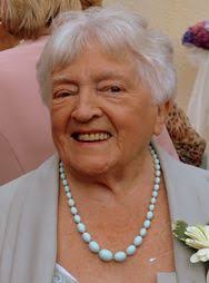 Elizabeth Fanning's Instagram, Twitter & Facebook