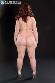 Naked curvy model Felicia Clover