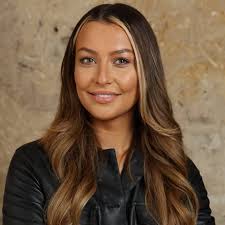 Kelly Given (@kellylgiven) • Threads, Say more