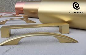 Metallic fabric paint, metallic acrylic paint, metallic gouache paint, and more. Metallic Paint In Gold Silver Bronze Colors Developed By Cromas