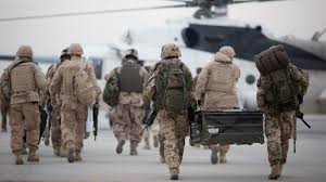 Dec 15, 2016 · der krieg rund um kundus findet 2010 weitgehend vor der haustür des deutschen feldlagers statt: 20 Jahre Bundeswehr In Afghanistan War Es Das Wert Tagesschau De
