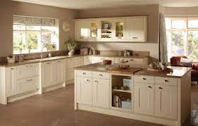 Amazing gallery of interior design and decorating ideas of cream wood paneling in bedrooms, living rooms, dining rooms, bathrooms. Simple And Cool Cream Kitchen Cabinets For Your Cool Home Shaker Style Kitchen Cabinets Kitchen Cabinet Styles Beige Kitchen