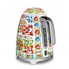 Receive complimentary uk delivery on orders of £100 or over. Smeg 1 7 L Kettle Design Line Style The 50 Years D G Co