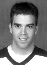 Player photos for the 1989-90 Nanaimo Clippers at hockeydb.com