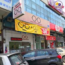 Seorang lelaki ditahan polis setelah dia dipercayai memecahkan cermin hadapan sebuah kereta menggunakan topi keledar berhampiran persimpangan lampu isyarat di parit jawa, dekat muar. Look Look Spectacle Kedai Viral Di Muar Menawarkan Cermin Mata Korean Style Serendah Rm58 Tiny Na Sweet