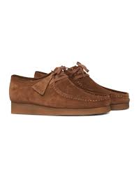 Clarks Originals Suede Wallabee Light Brown Stylemadeeasy Clarks Originals Men Mens Casual Shoes Clarks Wallabees