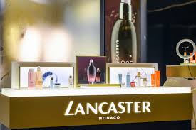 Kingsley glass company has served antelope valley clients w/ fast professional repair & replacement of doors, windows and store fronts locally owned & operated glass company in lancaster, ca. Lancaster Celebrates Sanya Repair Clinic Pop Up Opening