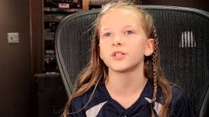 Kim Stern's Instagram, Twitter & Facebook