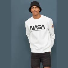 Beli h m nasa online berkualitas dengan harga murah terbaru 2020 di tokopedia! Jual Sweater H M Nasa Script Fleece Crew Neck Sweatshirt Original